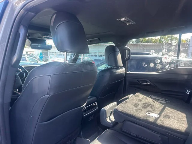 Used 2024  Lexus 550 Premium+ image 10