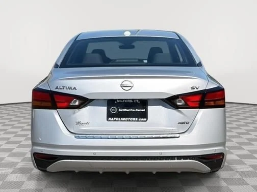 Certified Used 2023 Silver Nissan 2.5 SV image 4