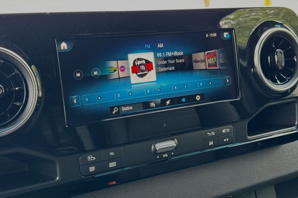 Used 2024 Gray Mercedes-Benz Cargo 144 WB image 17