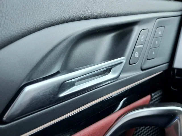 Used 2024 Silver BMW xDrive28i image 10