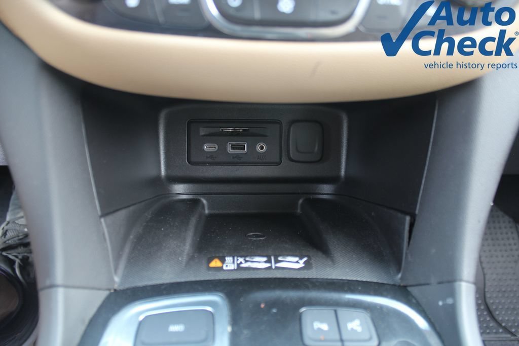 Used 2022 Summit White Chevrolet Premier image 14