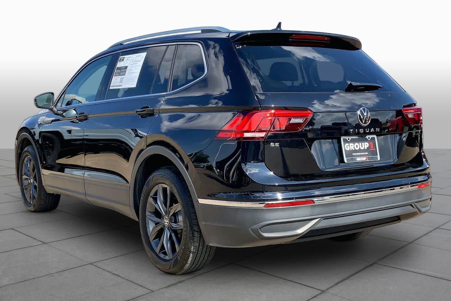 Used 2023 Deep Black Pearl Volkswagen SE image 12