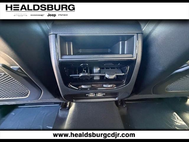 New 2026 Bright White Clear-Coat Exterior Paint Jeep Laredo image 13