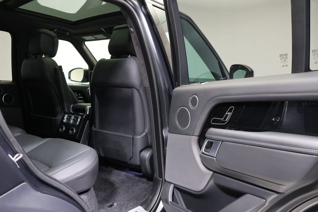 Used 2019  Land Rover 5.0L V8 Supercharged image 43