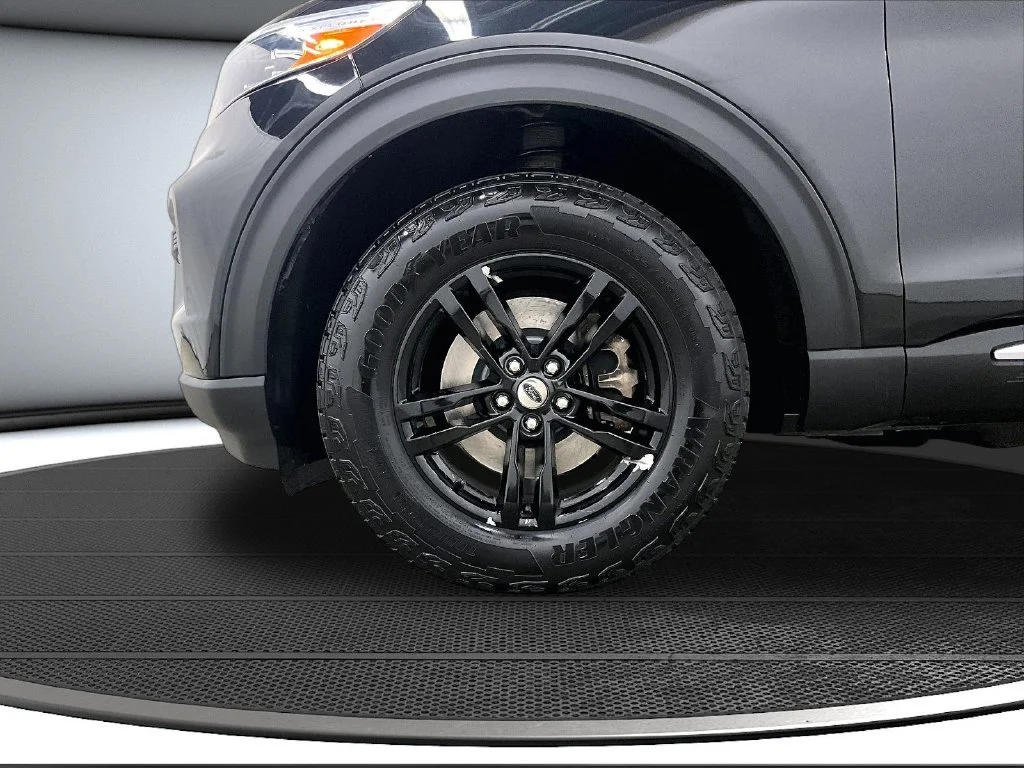 Used 2021 Black Ford XLT image 33