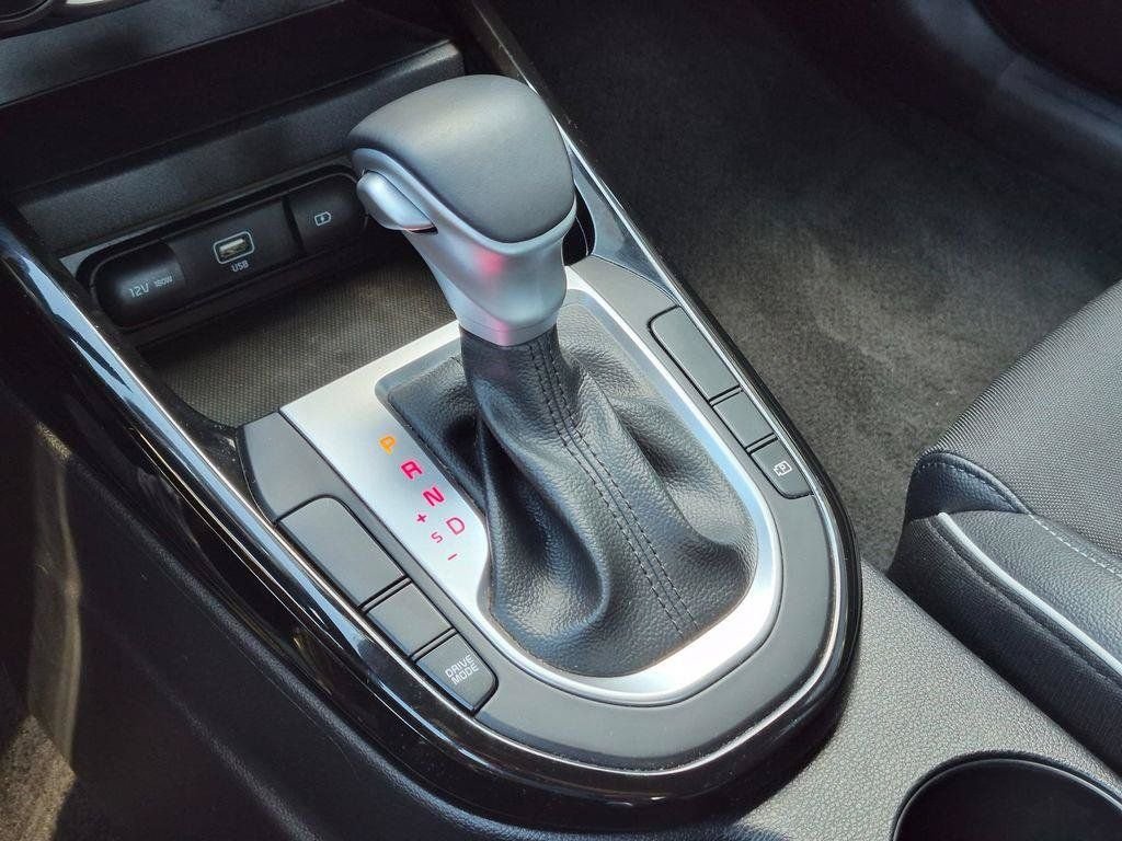 Used 2023 White Kia GT-Line image 16