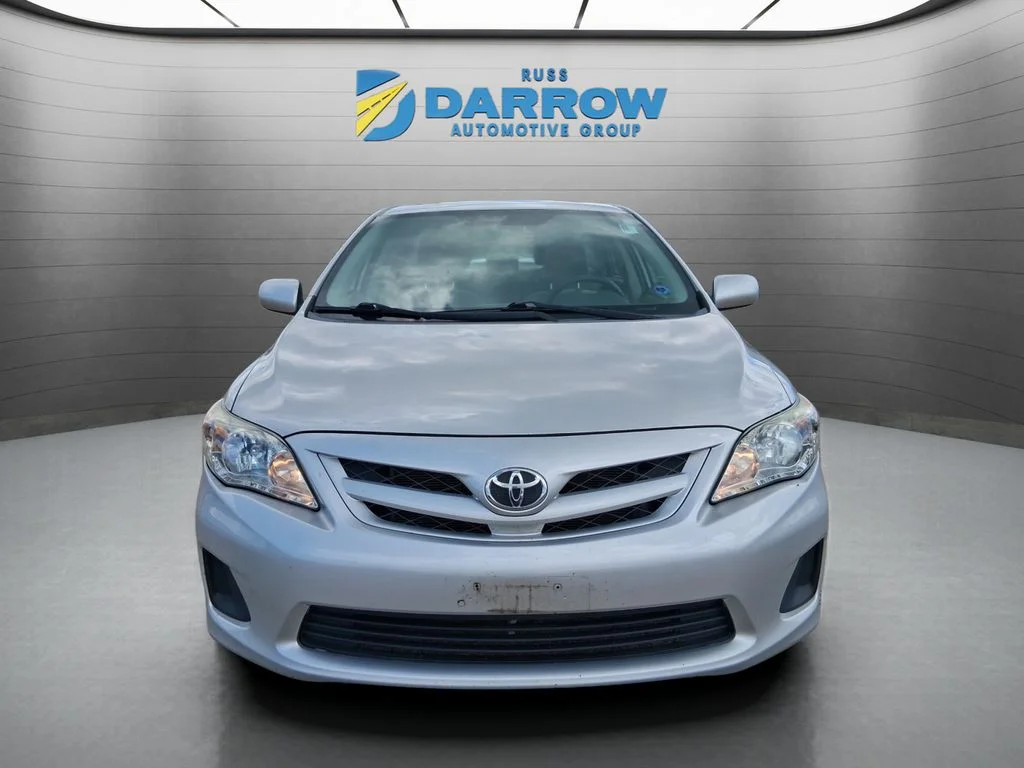Used 2011 Silver Toyota LE image 8