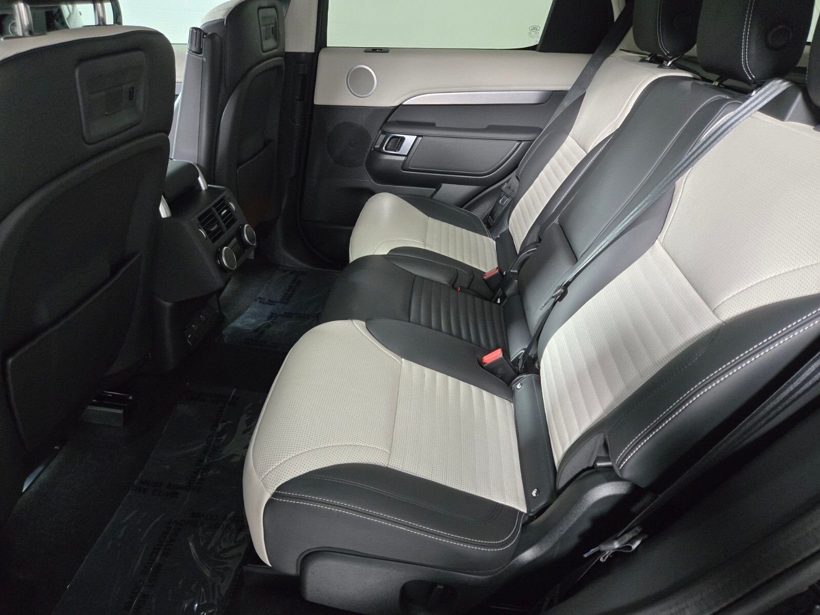 Used 2026 Santorini Black Metallic Land Rover Gemini Edition image 5