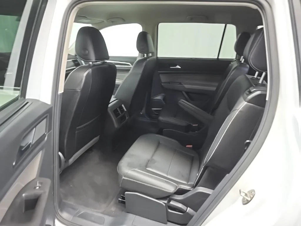 Used 2022 White Volkswagen 3.6L V6 SE w/Technology image 29