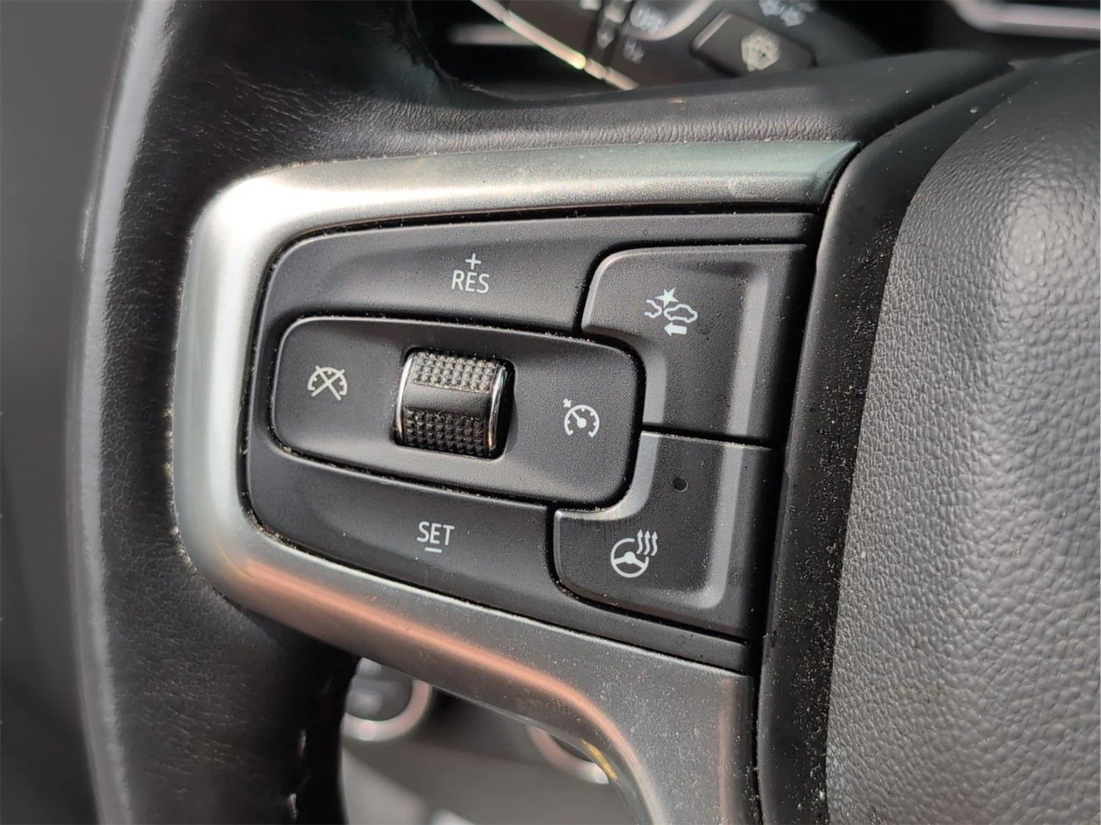 Used 2022 Summit White Chevrolet LT image 23