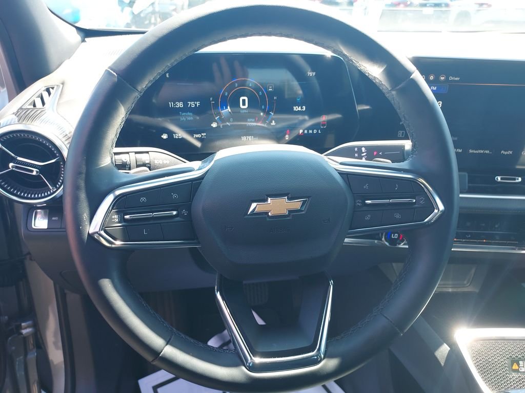 Used 2025 Gray Chevrolet LT image 17