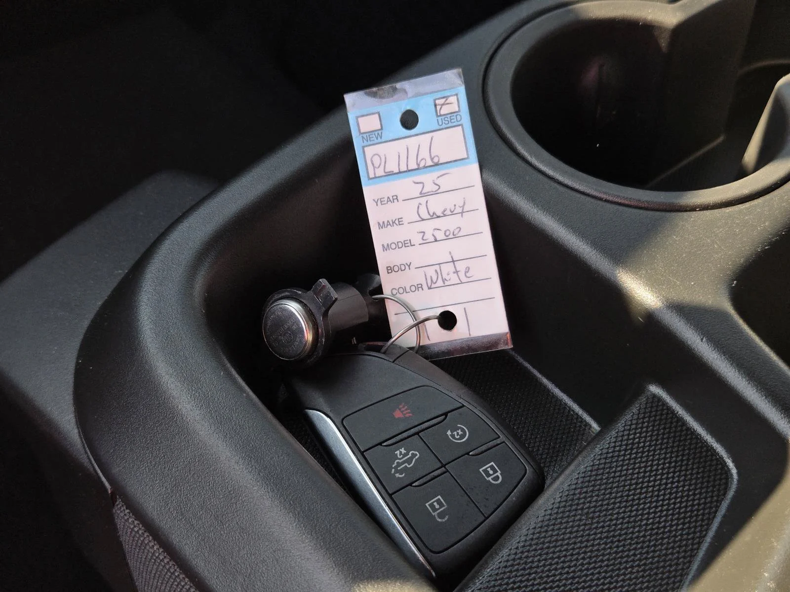 Used 2025 Summit White Chevrolet LT image 38