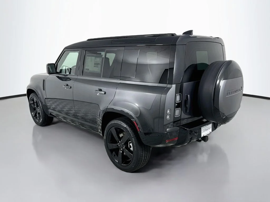 New 2026  Land Rover X-Dynamic SE image 3