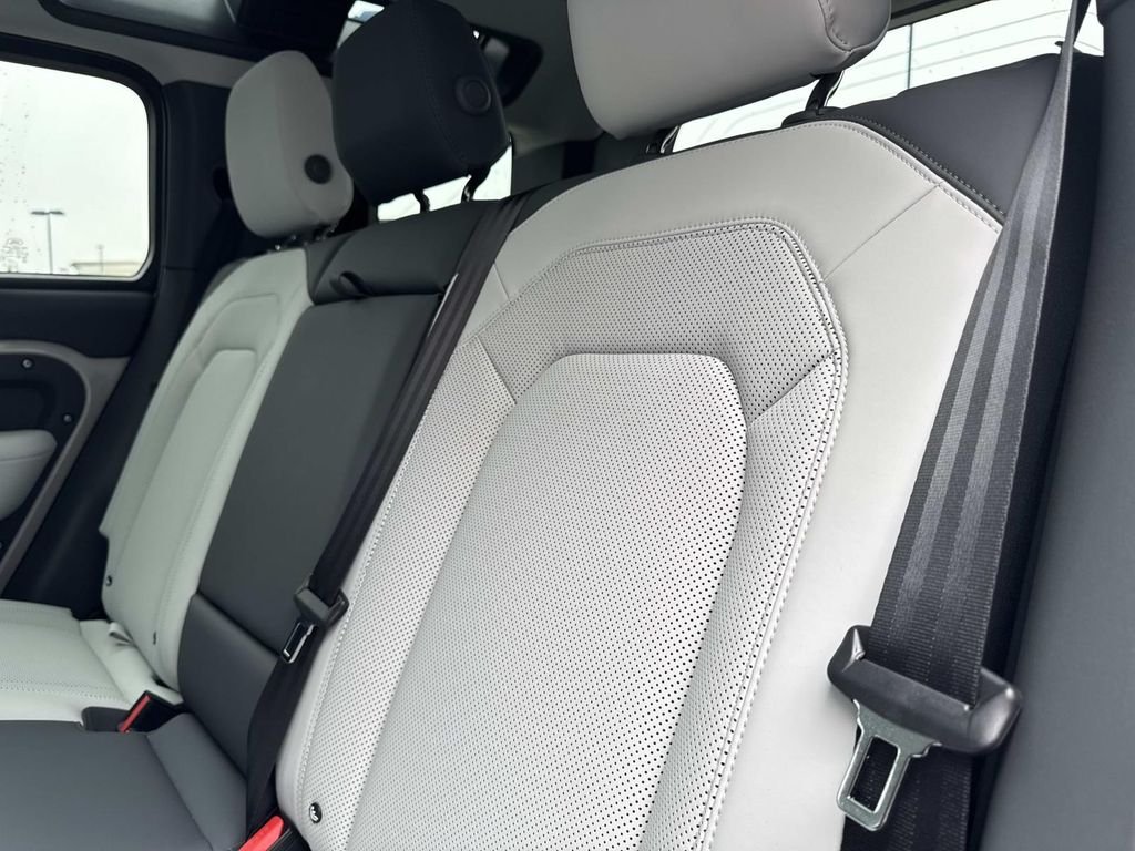 New 2026 Borasco Grey Land Rover X-Dynamic SE image 14
