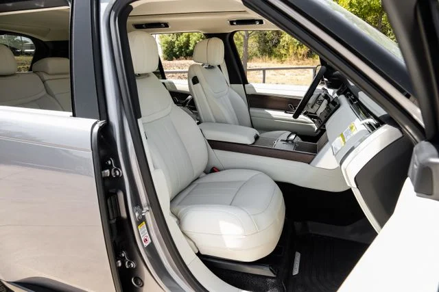New 2026  Land Rover SE image 45