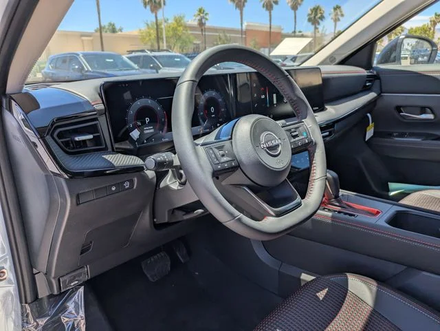 New 2026 Aspen White TriCoat / Super Black Two-tone Nissan SR image 5