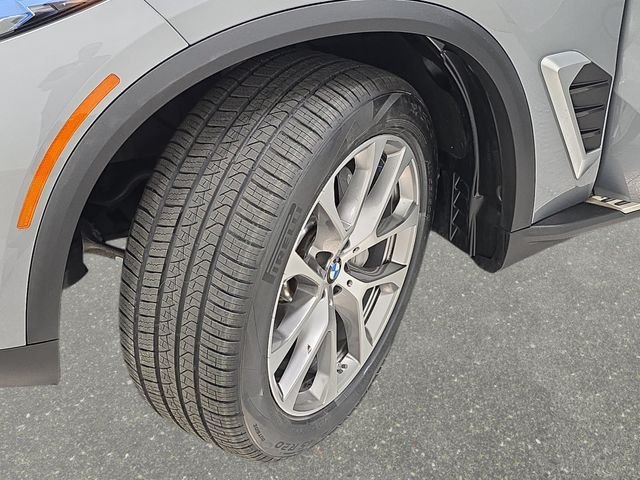 Certified Used 2025 Skyscraper Grey Metallic BMW xDrive40i image 29