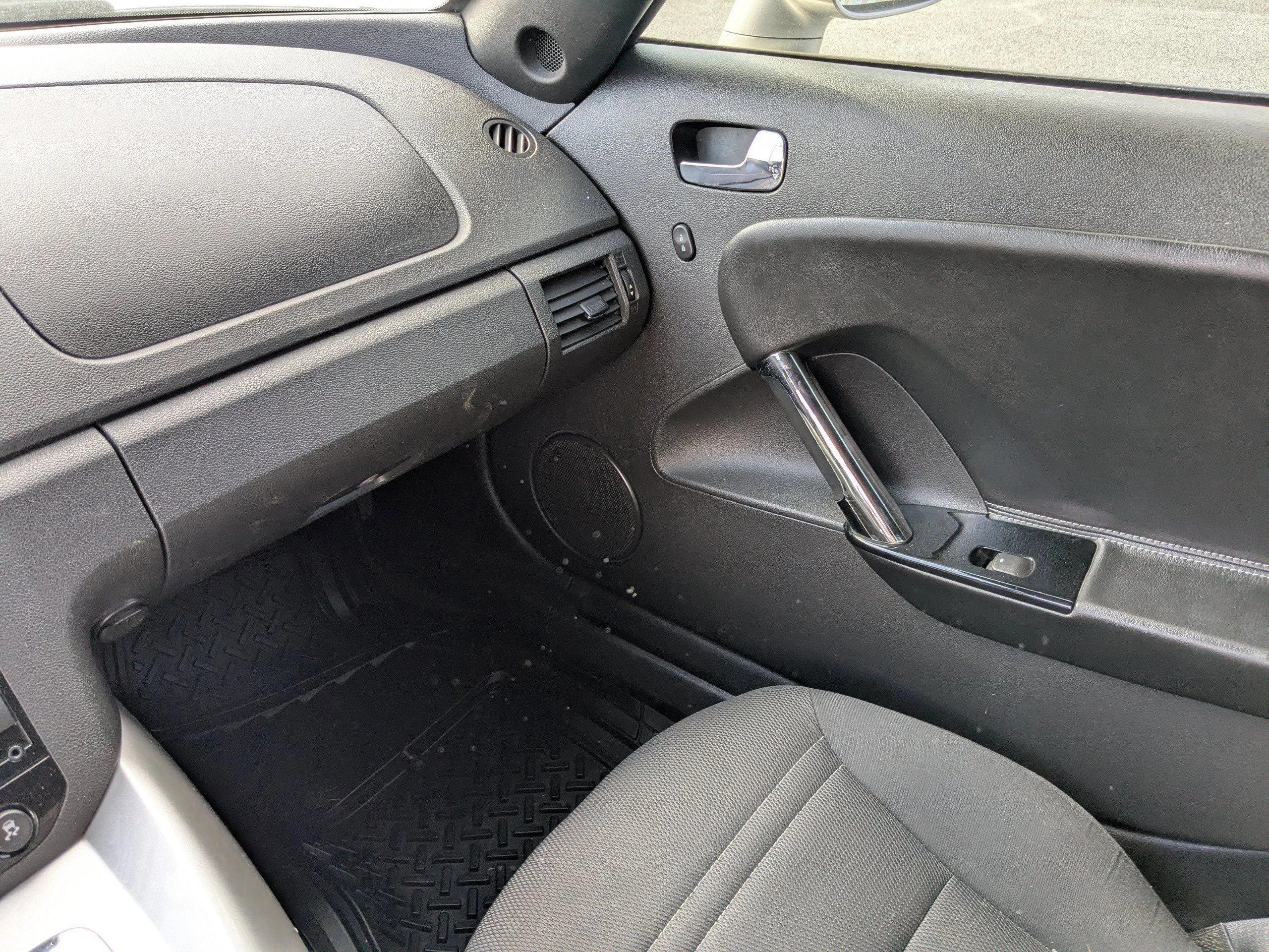 2008 Saturn Sky Roadster - Photo 14