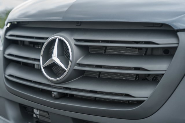 New 2026  Mercedes-Benz Crew 144 WB image 58