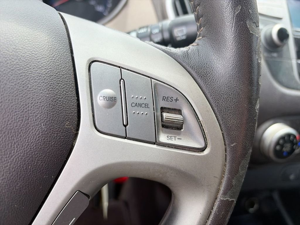 Used 2013 Red Hyundai GLS image 22