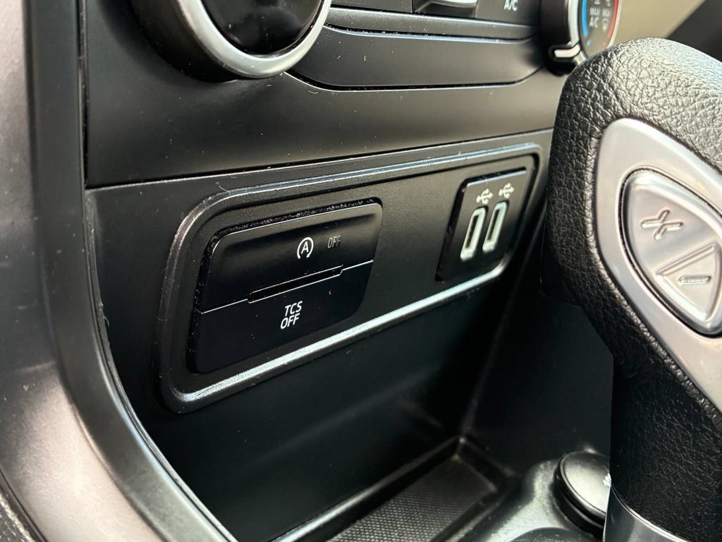 Used 2020  Ford S image 31