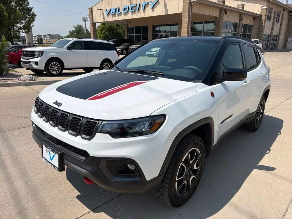 Used 2025 White Jeep Trailhawk image 6