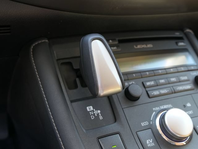 Used 2015  Lexus Hybrid image 23