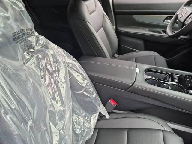 New 2027 Everest White Pearl TriCoat Nissan Dark Armor image 27