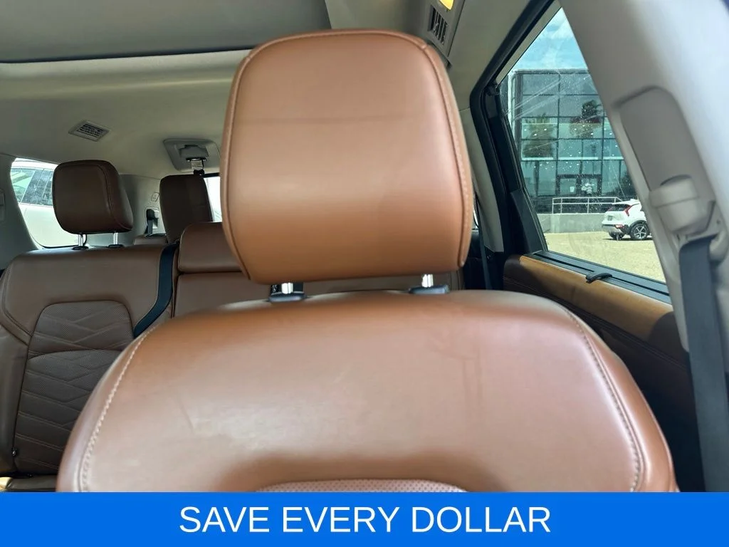 Used 2023 Silver Nissan Platinum image 12