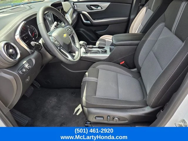 Used 2025 Summit White Chevrolet LT image 9