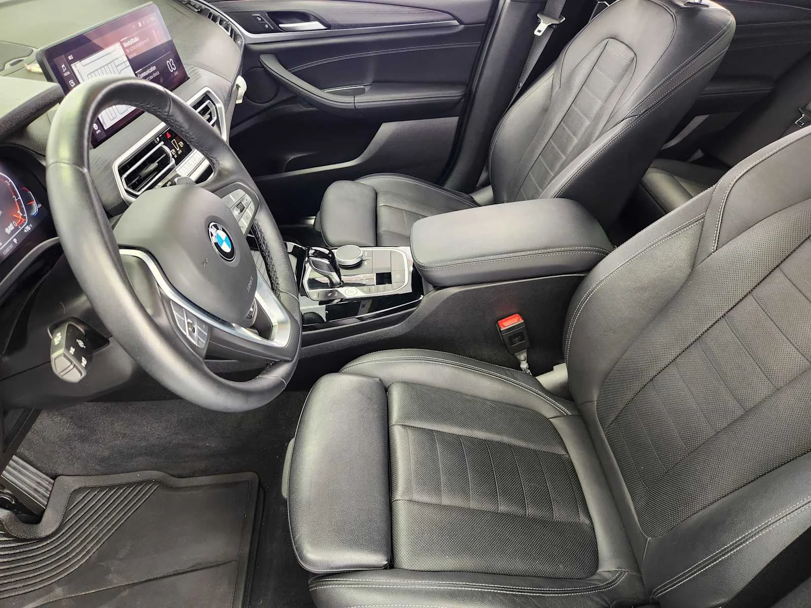 Used 2022 Black Sapphire Metallic BMW sDrive30i image 9