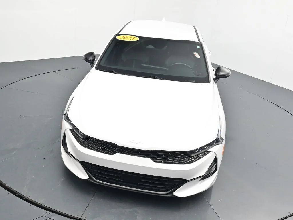 Used 2023 White Kia GT-Line image 25