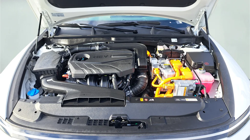 Used 2026 White Hyundai SEL image 24