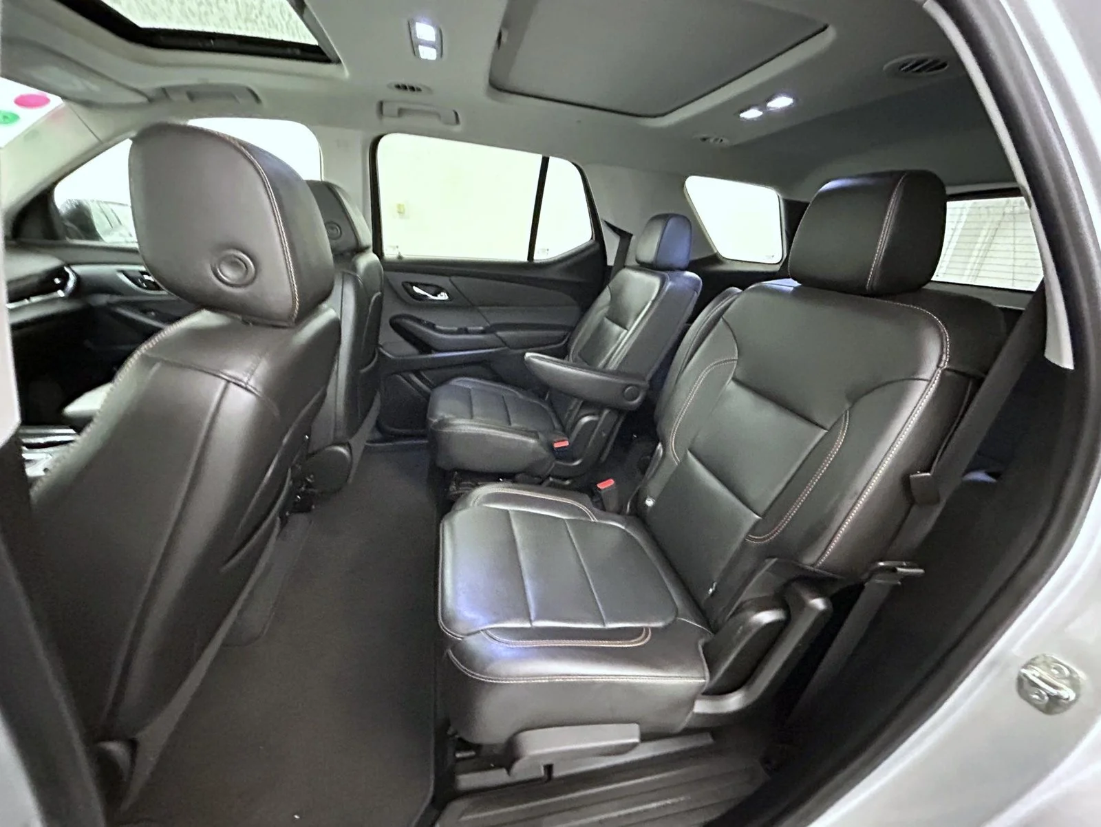 Used 2020 Silver Chevrolet Premier image 21
