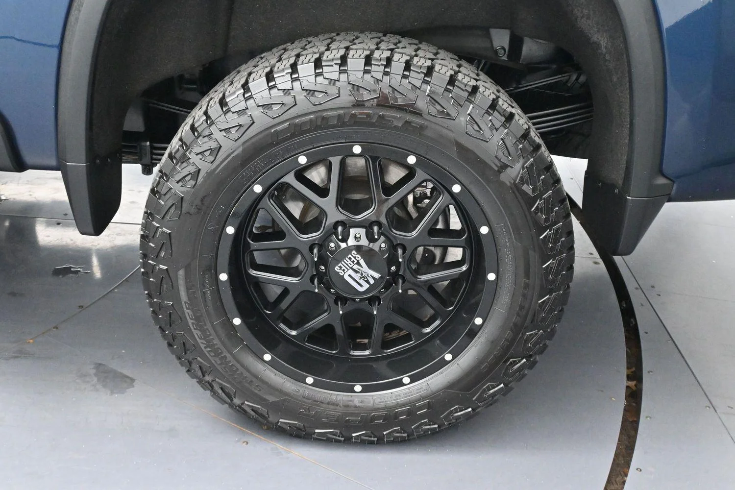 Used 2020 NORTHSKY BLUE METALLIC Chevrolet High Country image 36