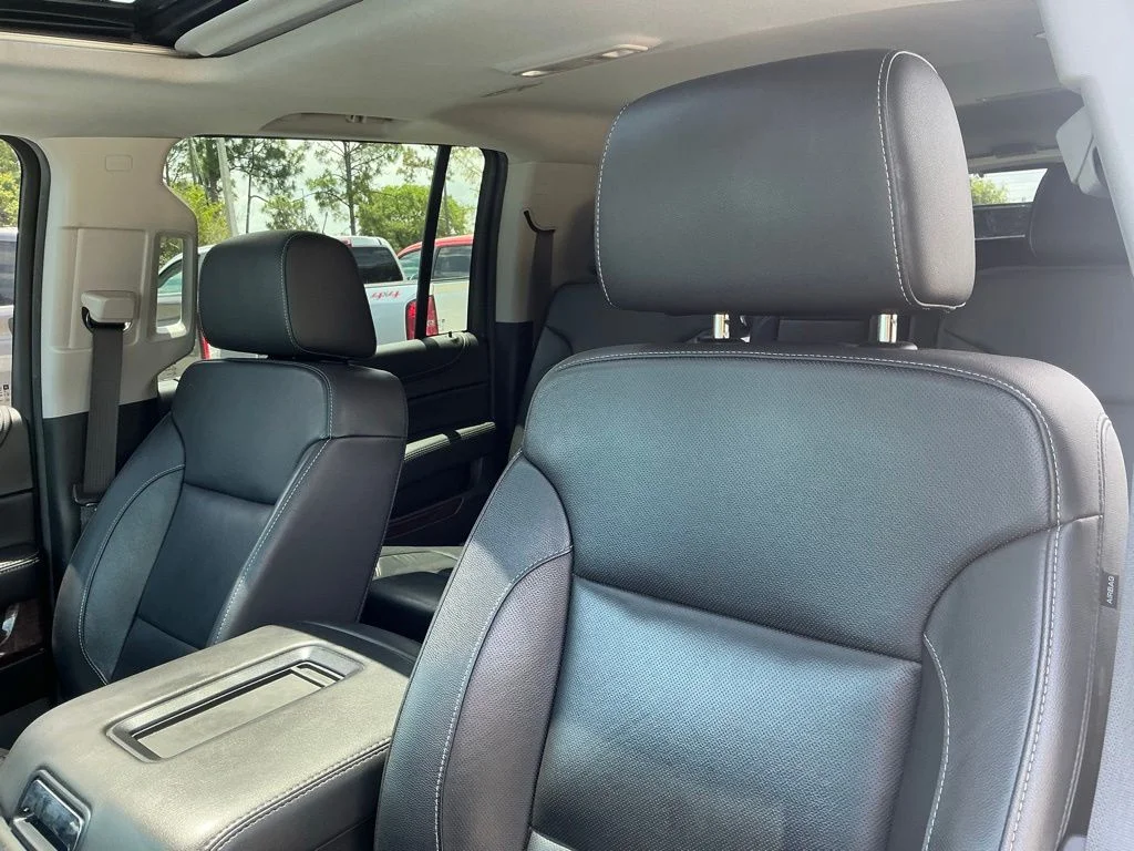Used 2020 White GMC SLT image 28