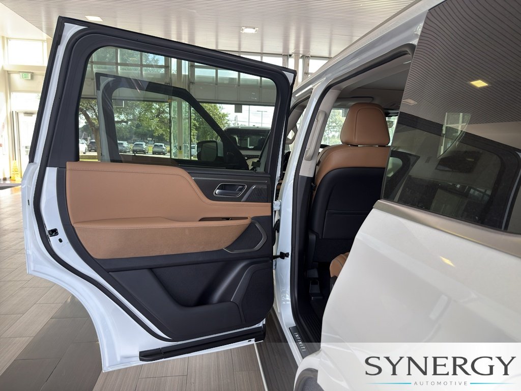 New 2027 Radiant White INFINITI LUXE image 28