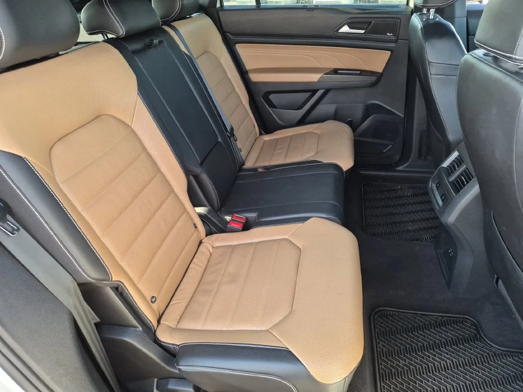 Used 2023  Volkswagen 3.6L V6 SEL Premium R-Line image 30