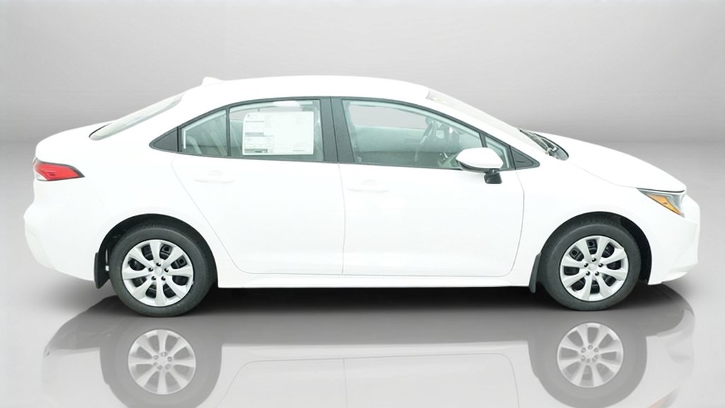 New 2027 Ice Cap Toyota LE image 7