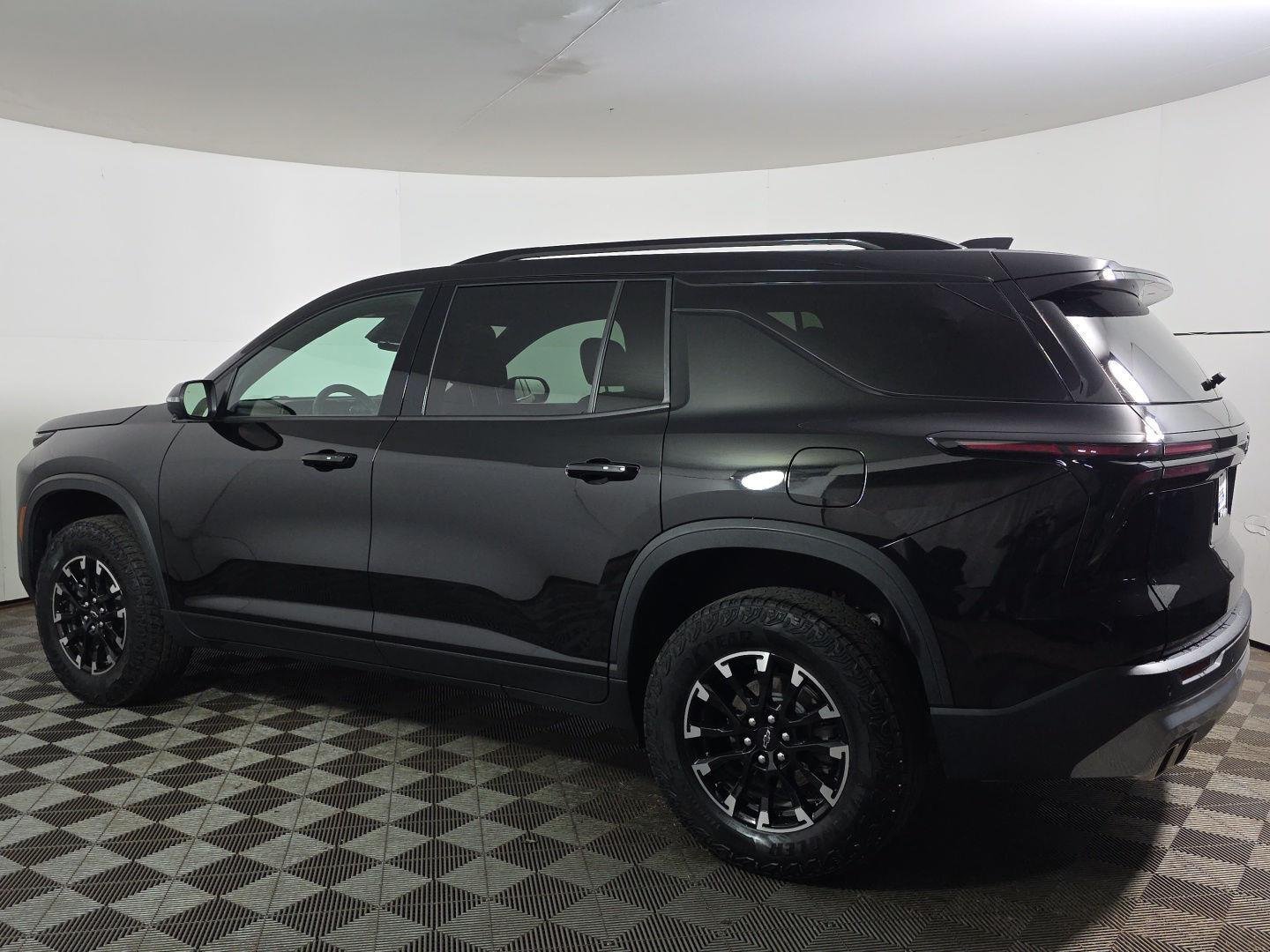 Used 2025 Mosaic Black Metallic Chevrolet AWD Z71 image 13
