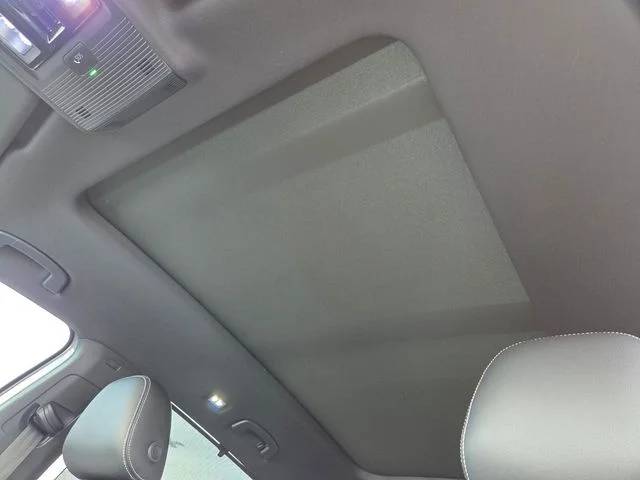 New 2026 Silver Volkswagen 2.0T SE w/Technology image 7