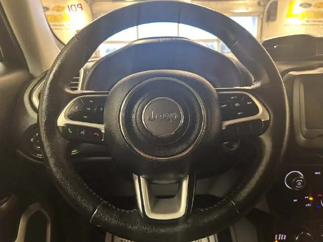 Used 2020 Black Jeep Latitude 4x4 image 9