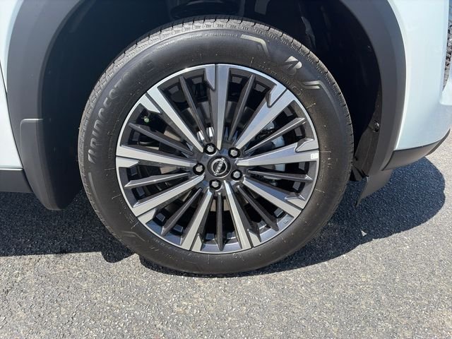 New 2026 Everest White Pearl TriCoat / Super Black Two-tone Nissan Platinum image 11