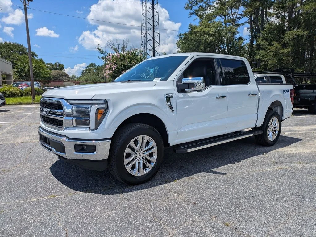 New 2026 Oxford White Ford Lariat image 8