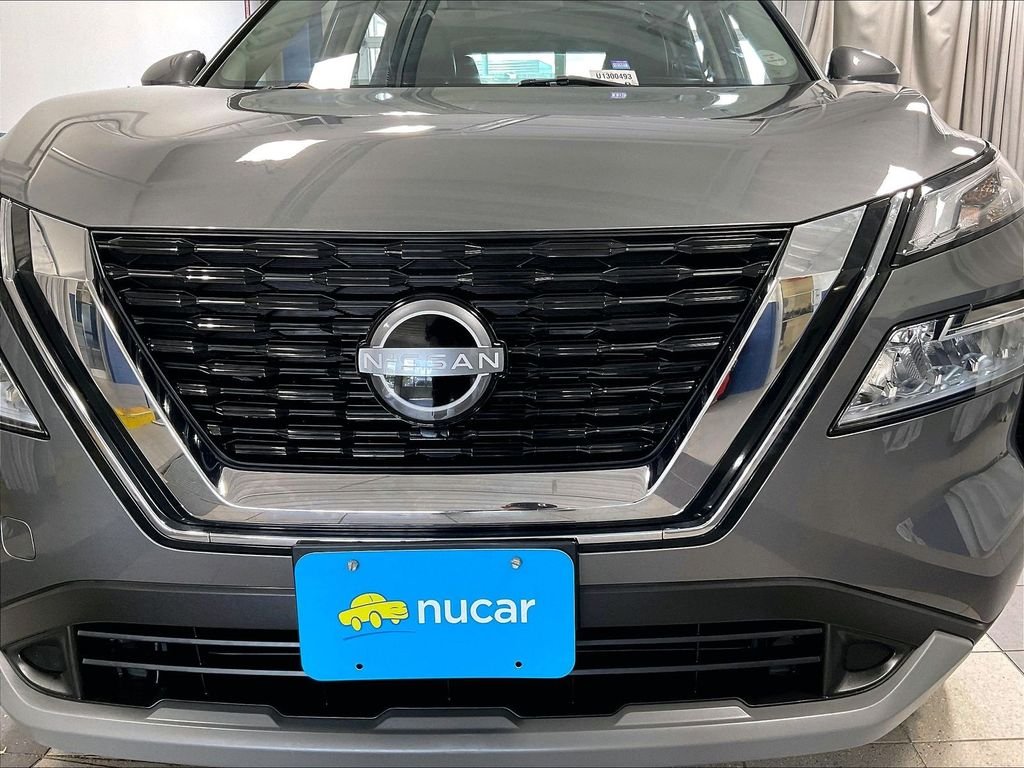 Used 2023 Gray Nissan SV image 33