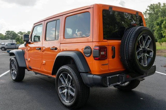 Used 2025 Orange Jeep Sport S 4xe image 8