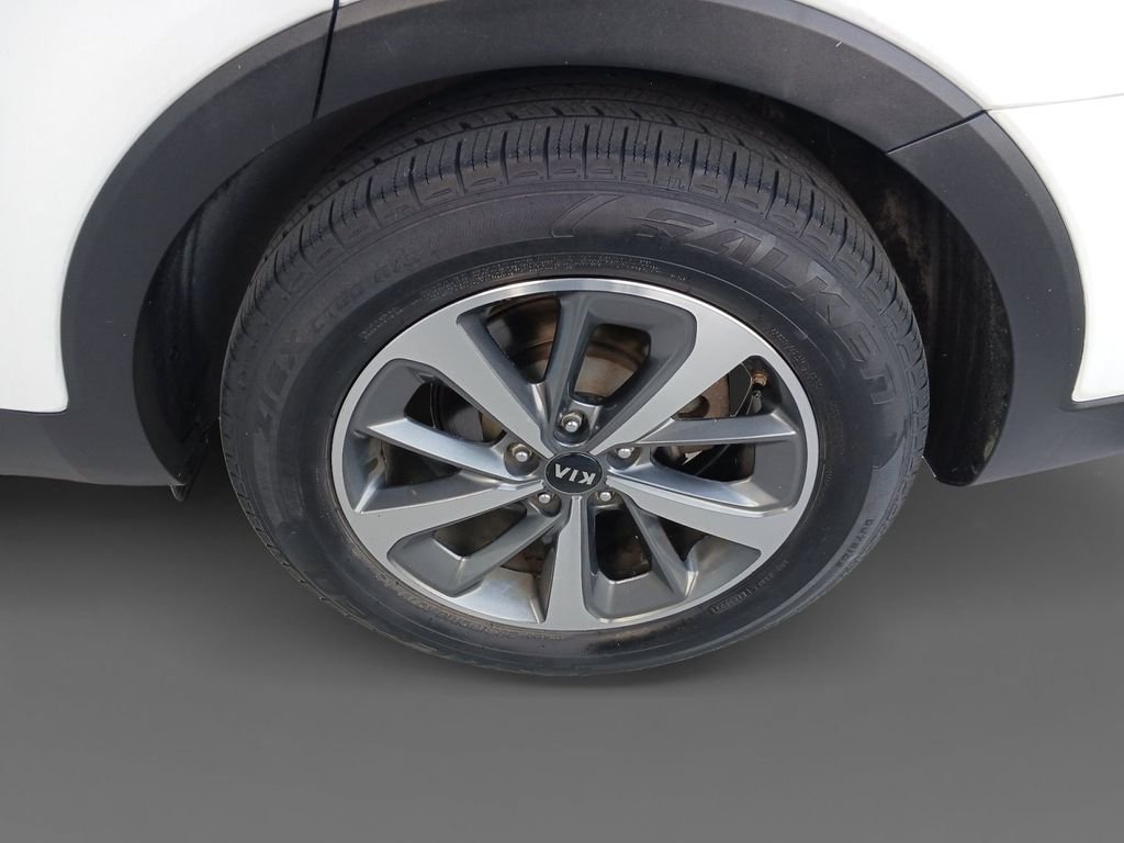 Used 2019 White Kia EX image 8