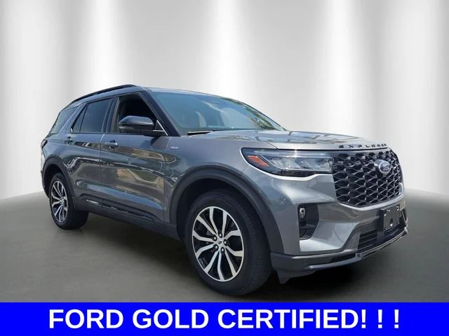 Certified Used 2025 Gray Metallic Ford ST-Line image 7