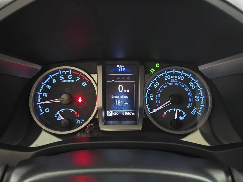 Used 2023 White Toyota SR5 image 21