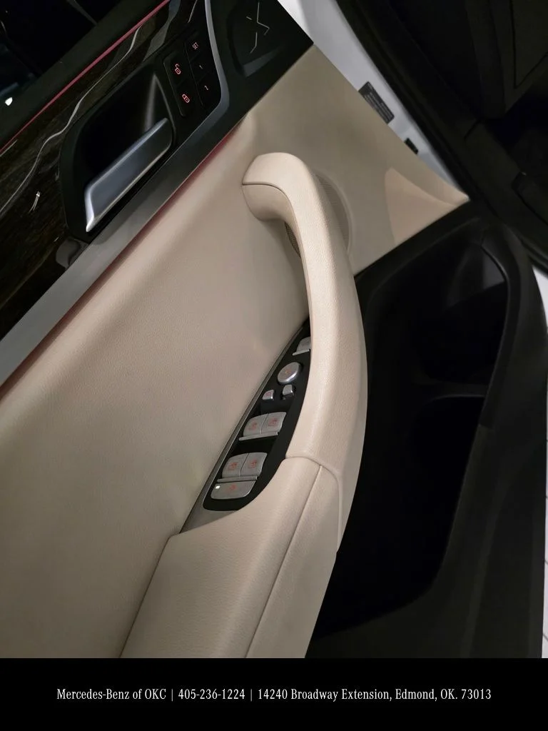Used 2023 White BMW xDrive30i image 13